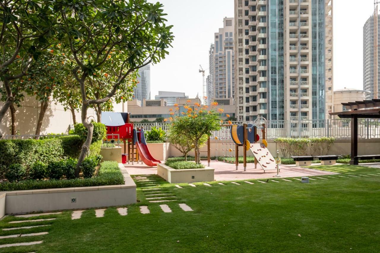 Maison Privee - Exclusive Apt With Burj Khalifa Next Door ドバイ エクステリア 写真