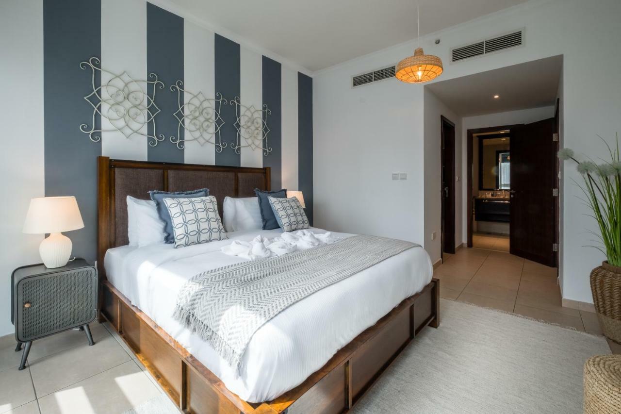 Maison Privee - Exclusive Apt With Burj Khalifa Next Door ドバイ エクステリア 写真
